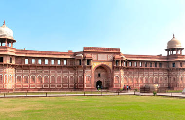 agra-shutterstock-280271660