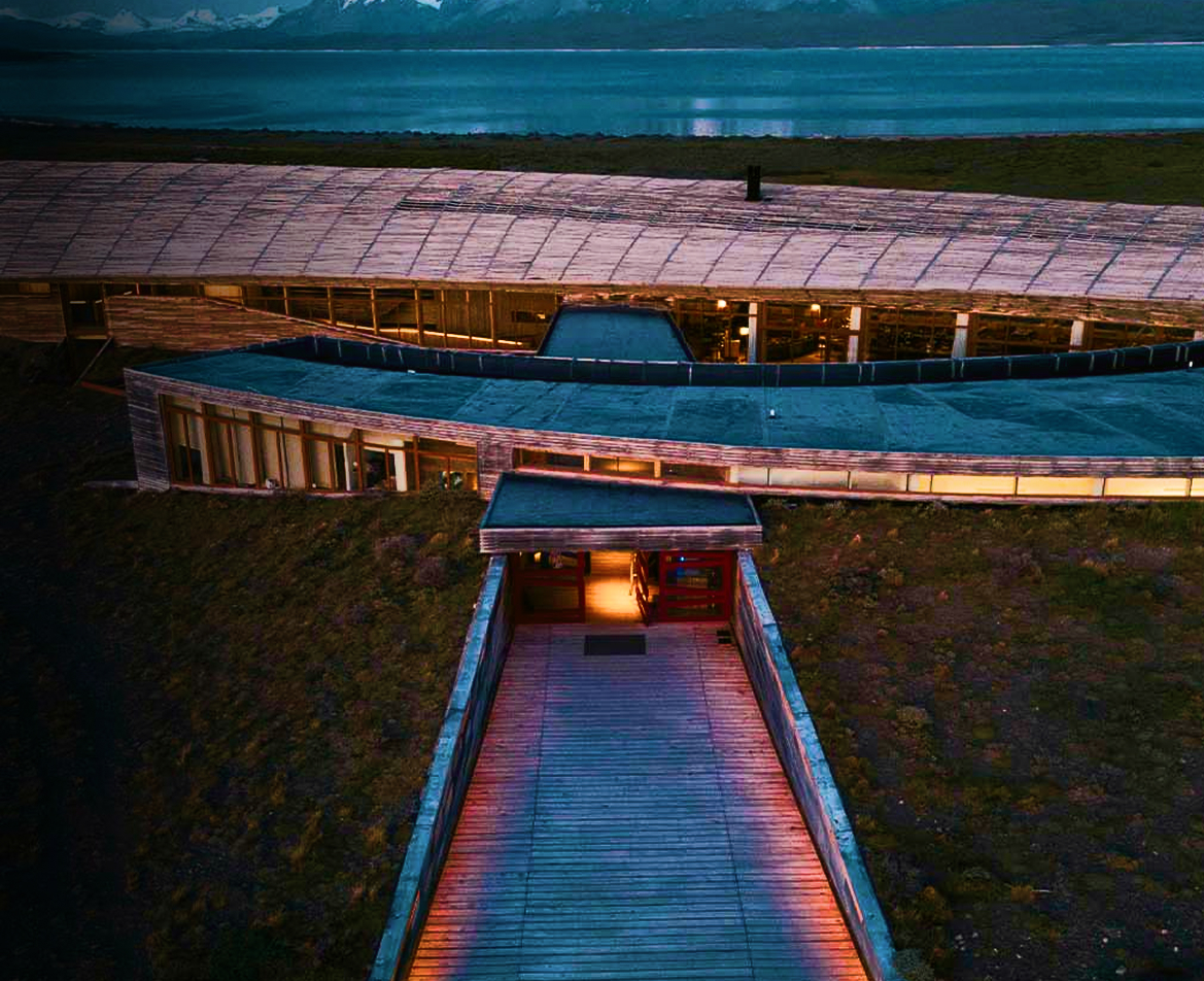 hotel-tierra-patagonia-escritorio-delado