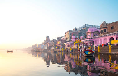 varanasi-shutterstock-1809508138